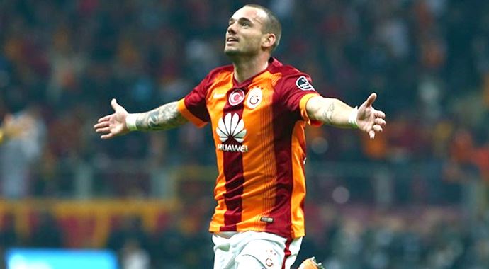 Sneijder Galatasaray&#039;ın ilk transferini açıkladı!