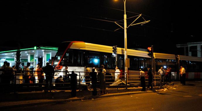 Tramvay seferleri saatler sonra normale döndü