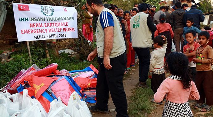 İHH Nepal&#039;e yardımını sürdürüyor