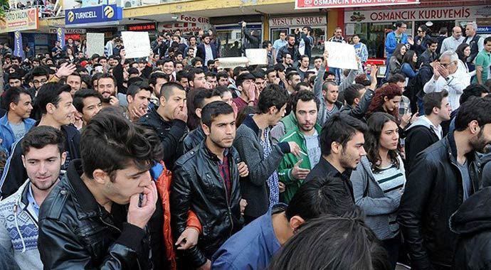 Isparta&#039;da öğrencilerden kira protestosu