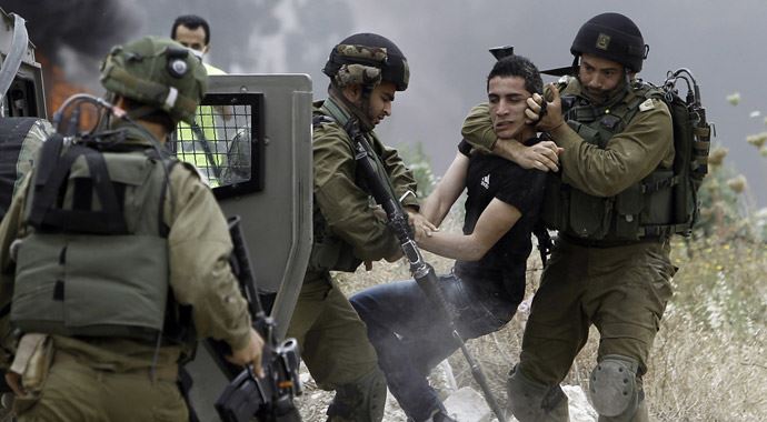 Taş atan Filistinli&#039;ye 10 yıl hapis cezası