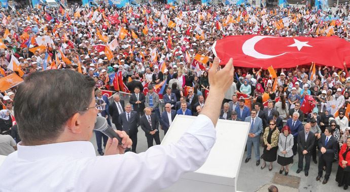 Başbakan Davutoğlu: Arkalarında paralel çete var