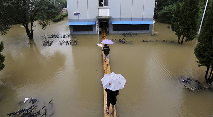 Çin&#039;de sel ve toprak kayması: 28 ölü