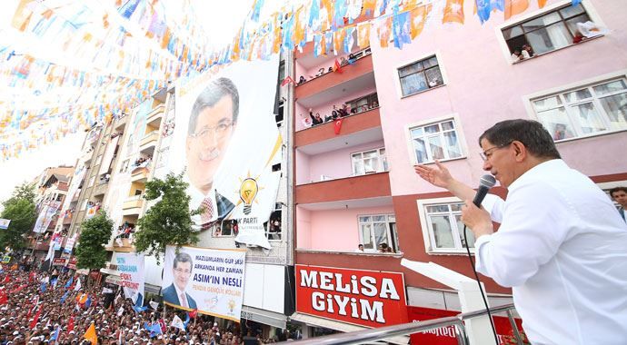 Davutoğlu, İstanbul programını Pendik&#039;te bitirdi