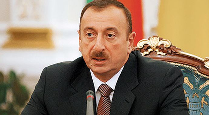 Aliyev&#039;den Davutoğlu&#039;na telefon