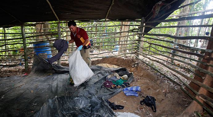 Malezya&#039;nın Tayland sınırında 7 göçmenin daha cesedi bulundu