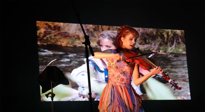 Lindsey Stirling İstanbul&#039;da konser verdi