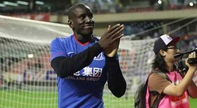Demba Ba Çin&#039;de ilk golünü attı
