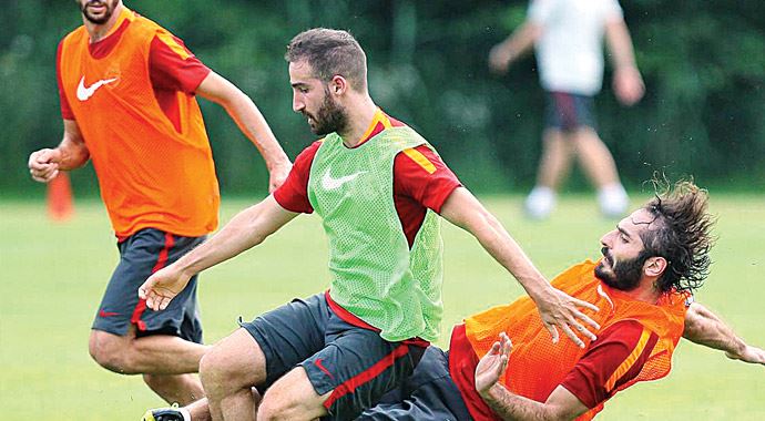 Galatasaray, forvet transferini askıya aldı