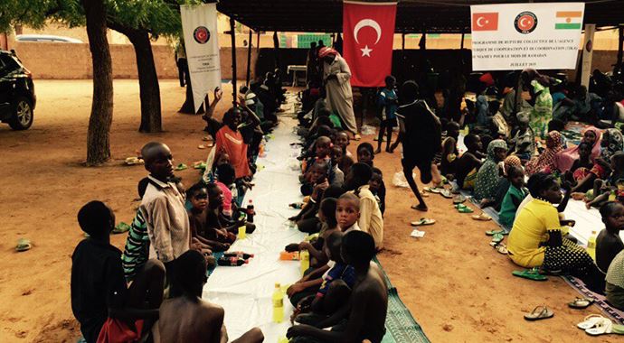 TİKA&#039;dan Nijer&#039;de 800 kişiye gıda yardımı