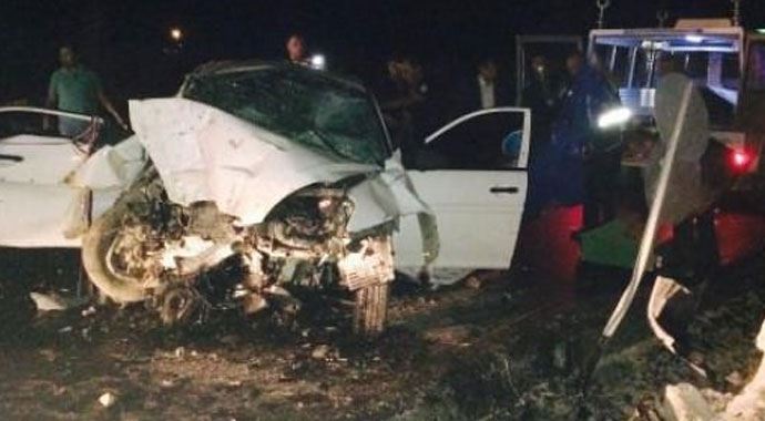 Korkunç kaza! Otomobil duvara çarptı: 2 ölü