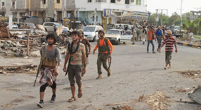 Yemen hükümeti, Aden kentinin kontrolünü ele geçirdi