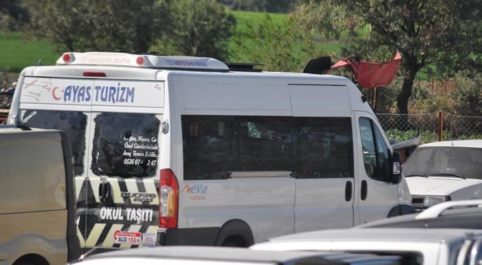 Suriyeli kaçaklara minibüs çarptı, 2 kişi hayatını kaybetti