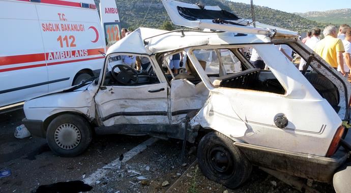 Bayram günü bir kaza haberi de Antalya&#039;dan, 2 ölü var