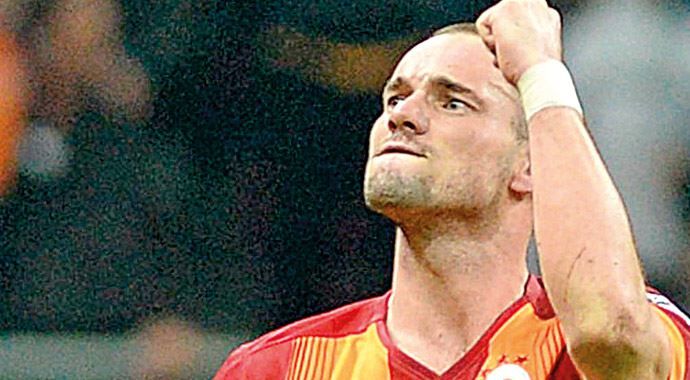 Sneijder&#039;le 2 yıl daha