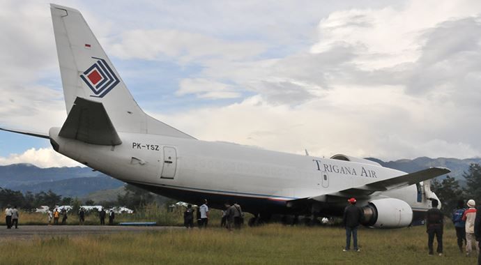Endonezya&#039;da bir yolcu uçağıyla irtibat kesildi