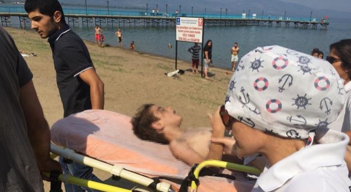 Ailesi piknik yaparken göle giren çocuk boğularak can verdi