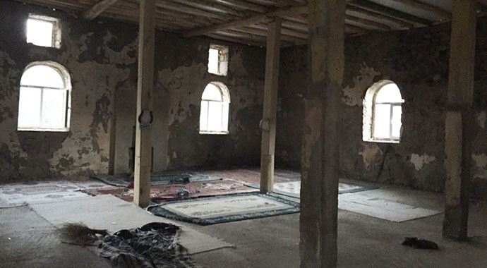 Bingöl&#039;de PKK&#039;lı teröristler camiyi karargah yaptı