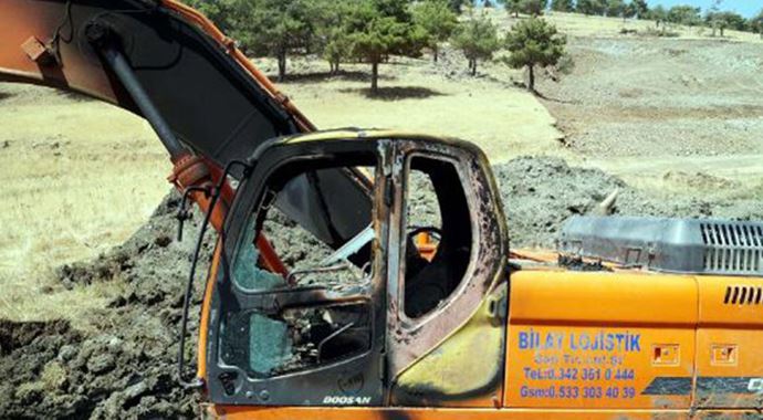 Gaziantep&#039;te iş makineleri yakıldı!