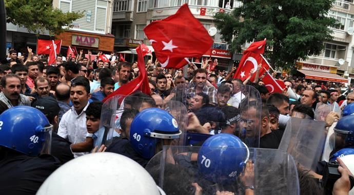 Kırşehir&#039;de şehit cenazesi öncesi tehlikeli gerginlik