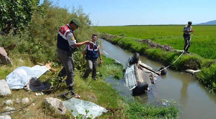 Edirne&#039;de, su kanalına düşen otomobilin sürücüsü öldü