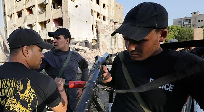 Mısır&#039;da bombalı saldırı: 2 polis öldü
