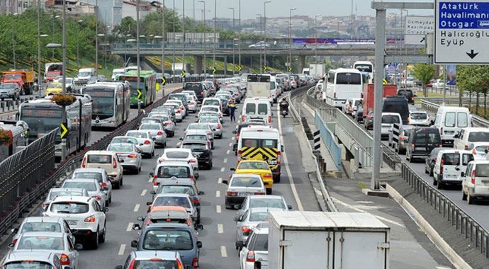 İstanbul&#039;da yarın bazı yollar trafiğe kapatılacak