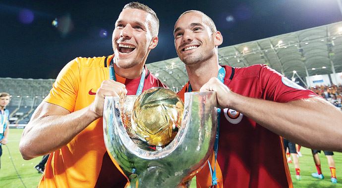 Galatasaray 22 yıl sonra 3 kupa birden kazandı
