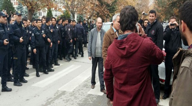 Anadolu Üniversitesi’nde gerginlik, 7 gözaltı var