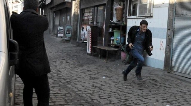 Diyarbakır&#039;da teröristle çatışan polis konuştu