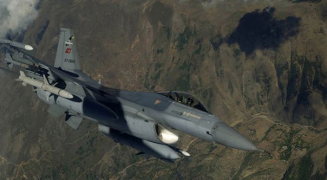 10 F-16’yla sınırda devriye uçuşu