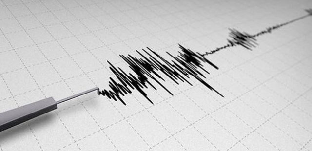 6,9 şiddetindeki deprem korkuttu