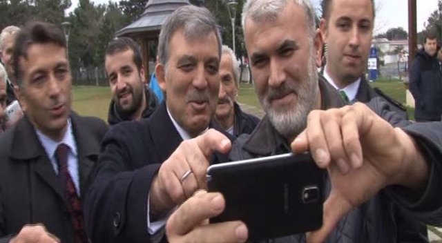 Abdullah Gül’den selfie dersi!