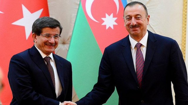 Başbakan Davutoğlu Azerbaycan&#039;da temaslarına başladı