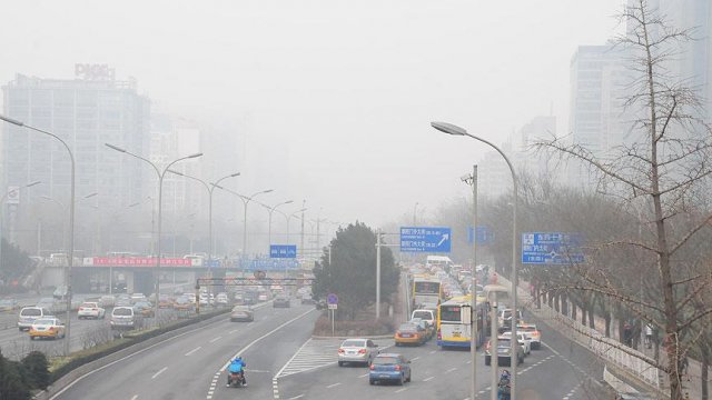 Çin&#039;de hava kirliliği nedeniyle kırmızı alarm verildi