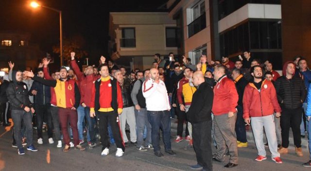 Galatasaray&#039;a taraftardan protesto