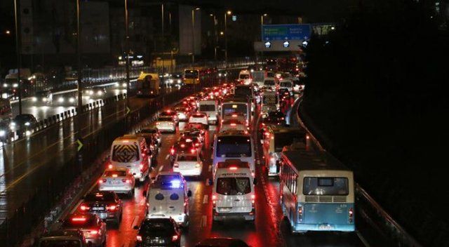 İstanbul&#039;da birazdan trafiğe çıkacaklar dikkat!