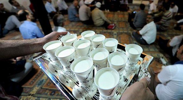Mevlit Kandili dolayısıyla camilerde süt dağıtılacak