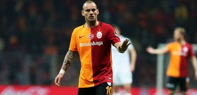 Sneijder&#039;den Mustafa Denizli açıklaması!