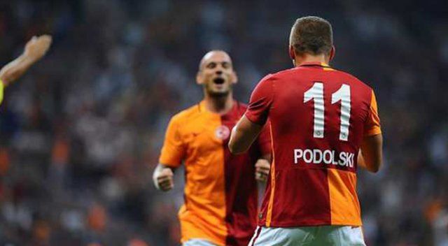 Sneijder ve Podolski&#039;den kötü haber
