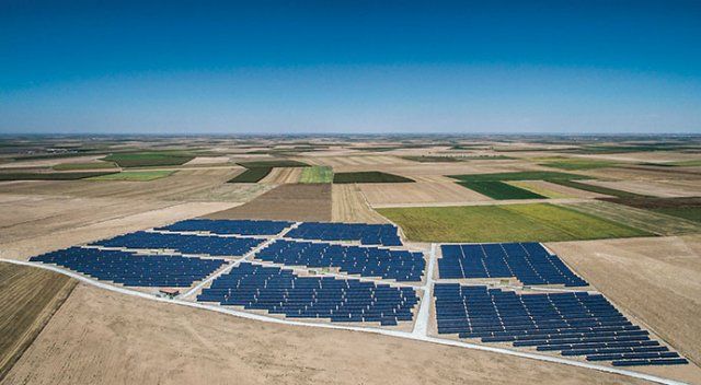 Türkiye&#039;nin en büyük Güneş Enerjisi Santrali hizmete açıldı