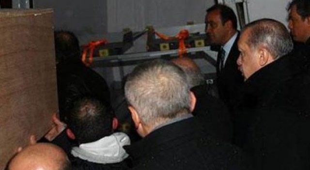 Cumhurbaşkanı Erdoğan cenaze aracına kadar eşlik etti
