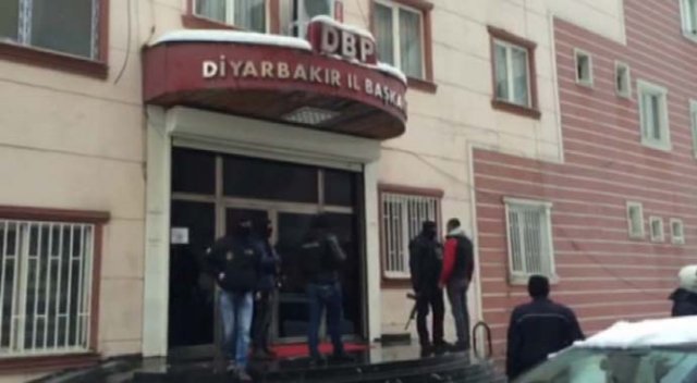 DBP Diyarbakır İl binasına polis baskını