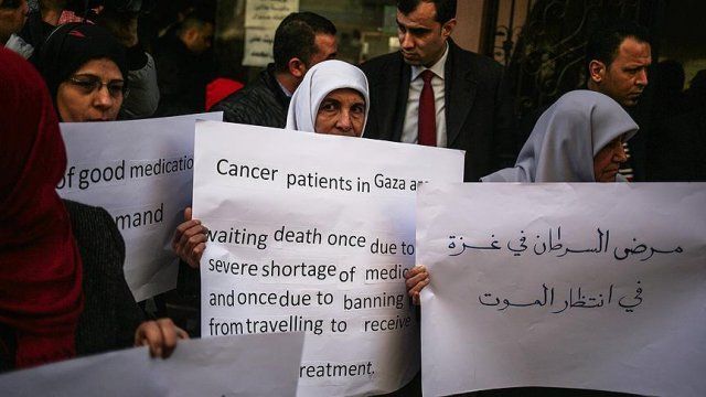 Gazze&#039;de kanser hastaları eylem yaptı
