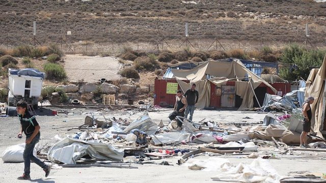 İsrail, Kudüs&#039;te Filistinlilere ait 4 barakayı yıktı