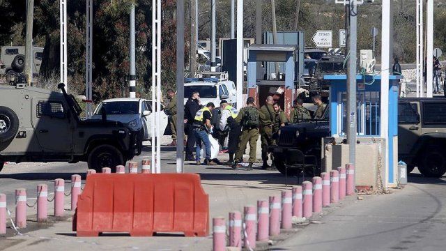 İsrail ordusu Ramallah&#039;ın girişini kapattı