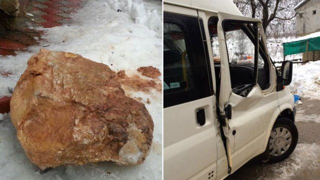 Kaya parçası minibüsün camından girdi: 1 ölü, 1 yaralı