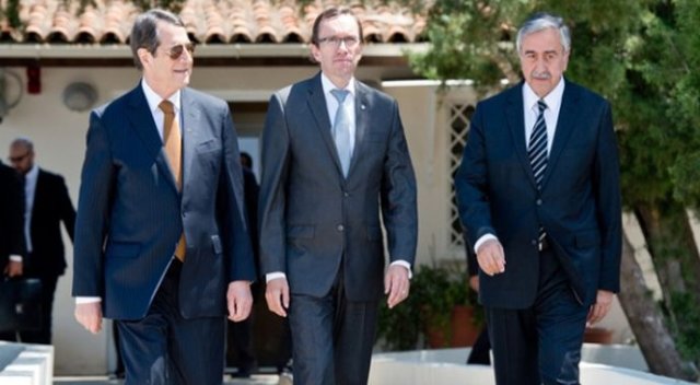 Kıbrıs’ta liderler yeniden bir araya geldi