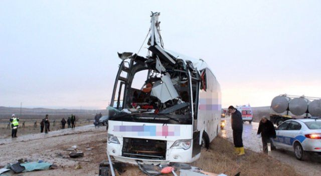 Konya&#039;da yolcu otobüsleri çarpıştı, 6 kişi öldü 24 kişi de yaralandı
