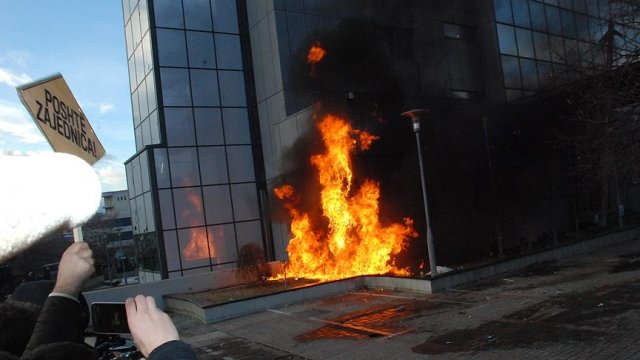 Kosova&#039;da olaylı muhalefet protestosu